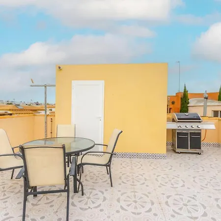 Horská chata Cosy, Freshly Furnished Torrevieja